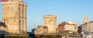 Appartements Les Apparts de Charly Duplex cosy au marche hyper centre La Rochelle tout a pied : photos des chambres