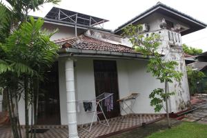 Charles Villa Rawathawatta