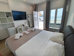 Aurora seaside studio