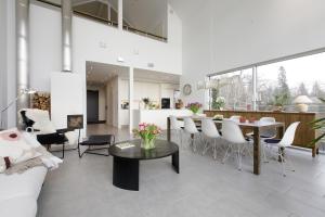 Beachfront Family Hideaway