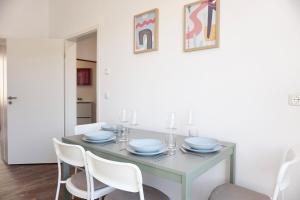 NEU zentrale Wohnung Netflix Balkon 4 Gäste