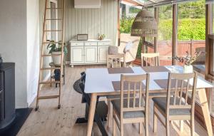 2 Bedroom Nice Home In Juelsminde