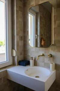 Kikis Sea View Open Apartment with Terrace and Jacuzzi
