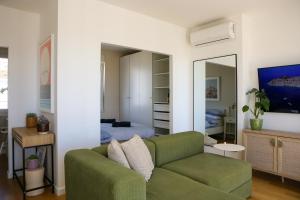 Kikis Sea View Open Apartment with Terrace and Jacuzzi