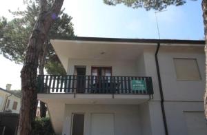Charming apartment with AC, garden and parking