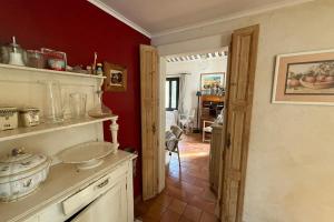 Maisons de vacances Beautiful Provencal villa with pool and jacuzzi : photos des chambres