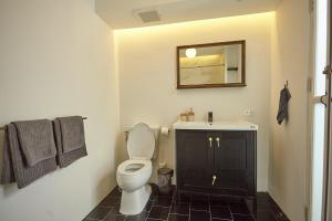 Spacious duplex 2 BR apartment max 6 guests - 3 min walk to BTS Nana