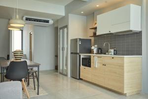 Spacious duplex 2 BR apartment max 6 guests - 3 min walk to BTS Nana