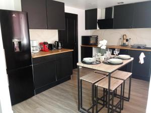 Maisons de vacances La Celiane- climatise avec patio classe 3 etoiles : photos des chambres