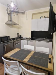 Lake Alley Apartment