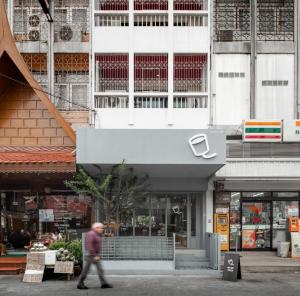 Stylish duplex 2 BR apartment - 3 mins walk to BTS Nana