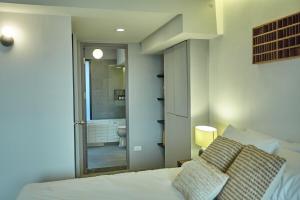 Stylish duplex 2 BR apartment - 3 mins walk to BTS Nana