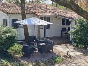 Chalet-dordogne B10 camping Château Le Verdoyer - Champs Romain, Dordogne