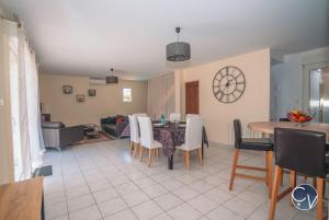 Quiet house with pool, ideal for families