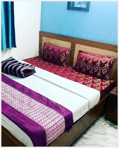 NOIDA HOTEL WHITE #ELEPHANT INN Near Priyadarshini Park - A Top Rated Hotel In Noida