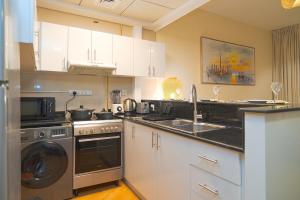 3BR Marina view apartment in JBR Close to Tram & Metro