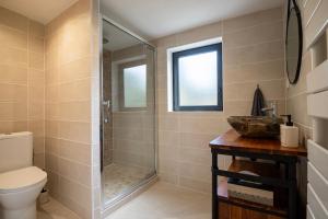 Maisons de vacances O Jacuzzi du Mazet : Maison 1 Chambre