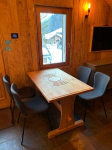 Apartment Alys, contemporary style apartment in mountain village