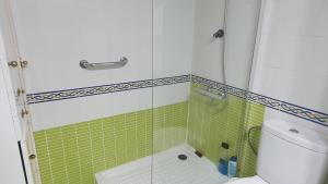 Vistas al mar, balcon, piscina y a 2min de la playa