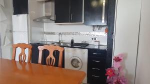 Vistas al mar, balcon, piscina y a 2min de la playa