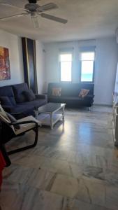 Vistas al mar, balcon, piscina y a 2min de la playa