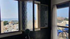 Vistas al mar, balcon, piscina y a 2min de la playa