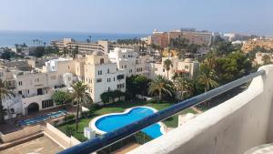 Vistas al mar, balcon, piscina y a 2min de la playa