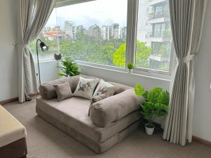 Zuzi Home To Ngoc Van , West Lake