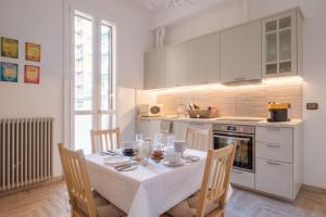 Brand New !!! Ancient BOLOGNA Centrale LIBERTY Style Completely RENOVATED 2025