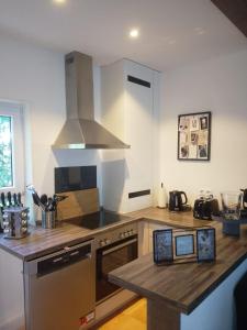Teufelsstein, Wandern, Ausblick, Freilichtbühne, Loreley, 3 Burgenblick, Rhein, 30m2 Terrasse, Grillen, Entspannen, Natur, Rodelbahn, WLAN, Parkplatz,