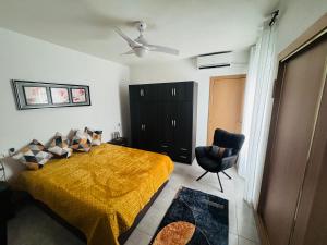 Spacious apartment 100m from the beach and promenade