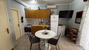 Το Φιλόξενο Σπιτάκι! - The Friendly Nest !