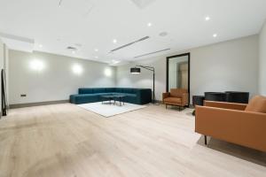 Luxury Apartment - West Wimbledon with Cinema & Game Room, Gym, Parking