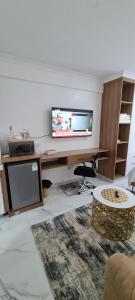 JVstudios-Wood Avenue