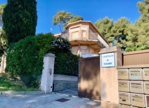 Appartements PORTISSOL T1 RDJ CLIM PARKING PRIVATIF 300m PLAGE : photos des chambres