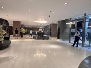 Avocado Room near MOA PICC 2 BEDS