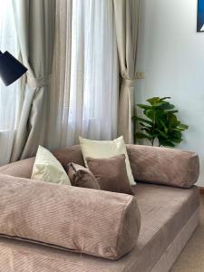 Zuzi Home To Ngoc Van , West Lake