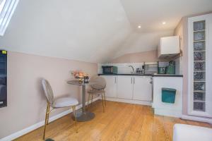 7even Clouds Oasis- Stylish Apartment Near Westfield