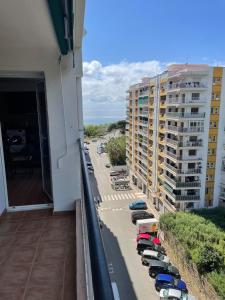 Flat with birdsongs & character!