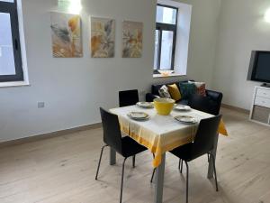 Sunshine apartment with a private roof terrace