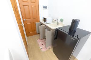 Tropical 2BR with Pool Pets OK & Walk to Beach