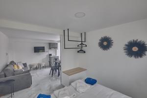 Gold Emerging Villas Ltd Apart 1
