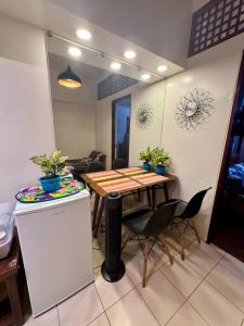 Affordable 1BR Condo near Town with WIFI 1