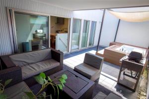 Belle Jung Villa Onna