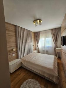 Royal Gardens Elegance