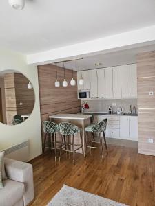 Royal Gardens Elegance