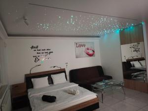 Good Day Apartments- private parking new town