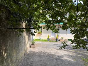 Appartements Studio charmant Parking & terrasse pres du centre : photos des chambres