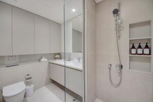 Brand new and stylish 2BR with stunning views - Creek Palace