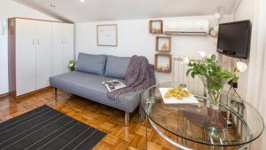 Small Studio Apartment With Free Parking